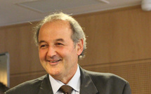 Dans les blocs opératoires. Dr Marc Galy Dans les blocs opératoires. Dr Marc Galy